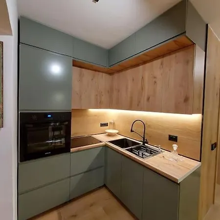 Frequency 286 Apartment *