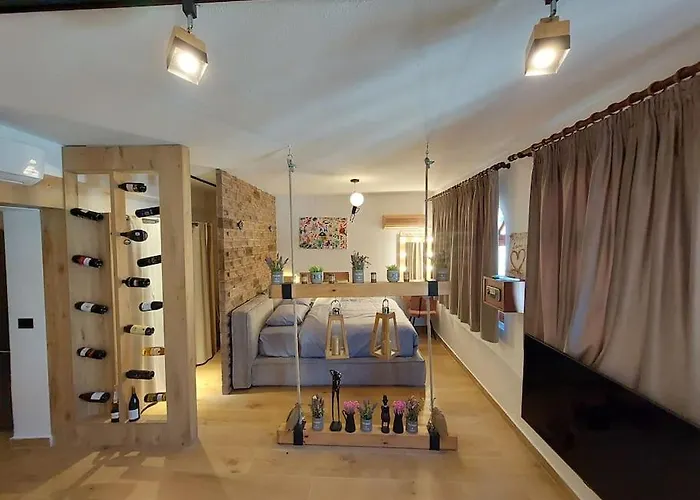 Frequency 286 Apartamento Tirana