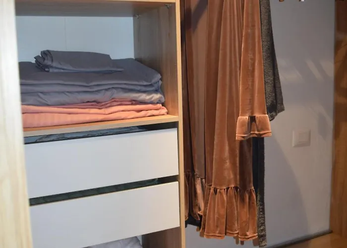 Frequency 286 Apartamento Tirana