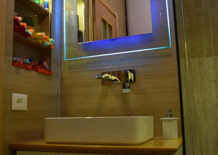 Frequency 286 Apartamento Tirana