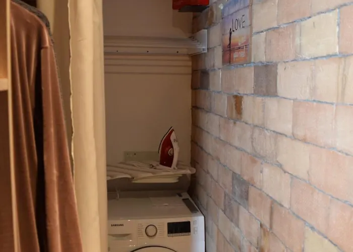 Frequency 286 地拉那