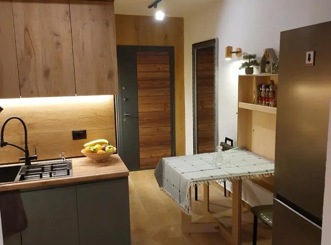 Frequency 286 * ティラナ